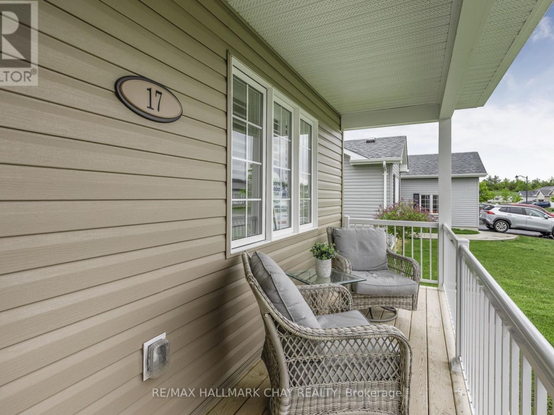 17 SOPHIE LANE S, 