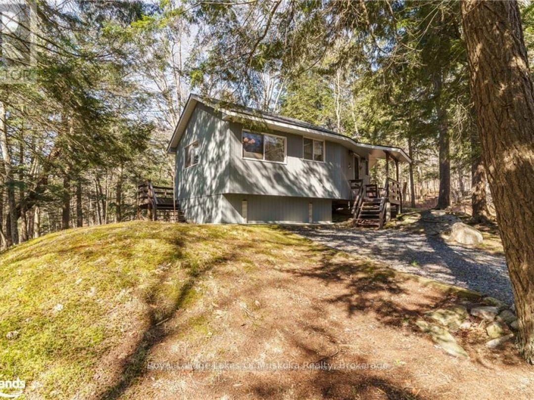32 MAPLE LEAF DRIVE, Lake Vernon