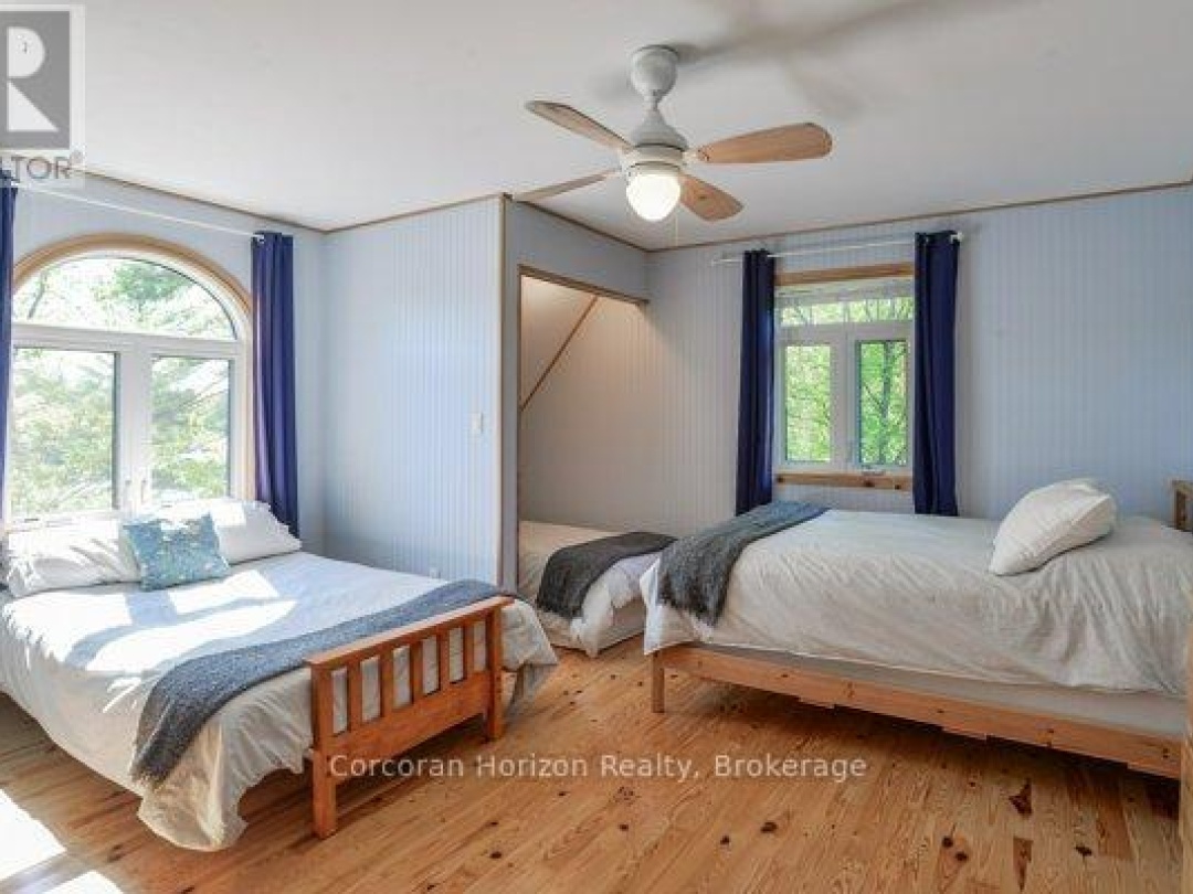 1320 ISLAND 360 ISLAND, 