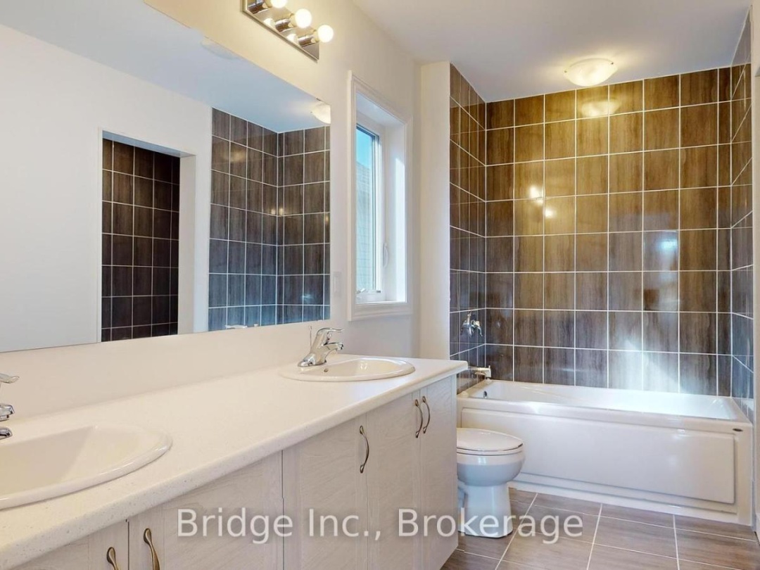 12 HILLCROFT WAY, 