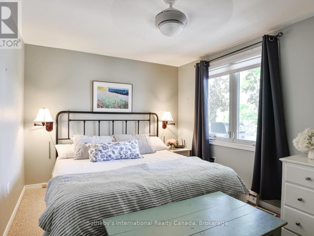 1062 BRADLEY ROAD, Lake Muskoka