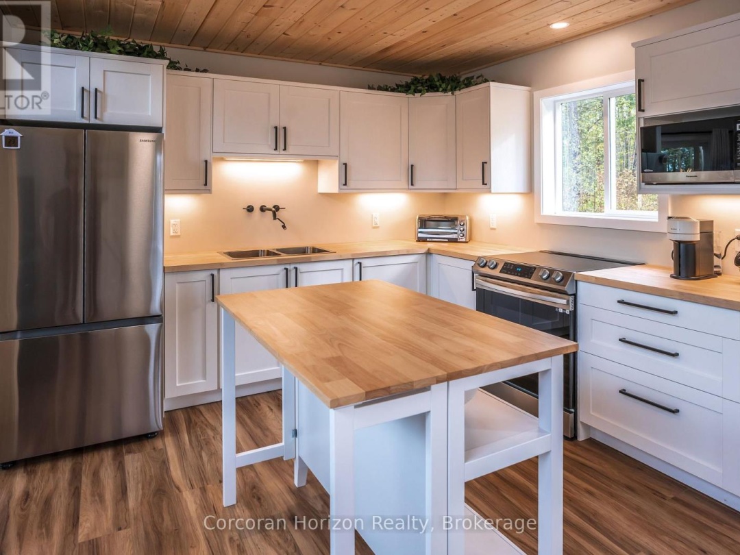 9316 GEORGIAN BAY SHORE ROAD, Georgian Bay