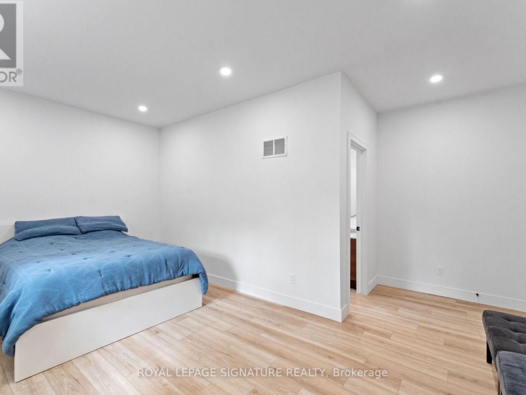 44 SUNNYSHORE PARK DRIVE, 