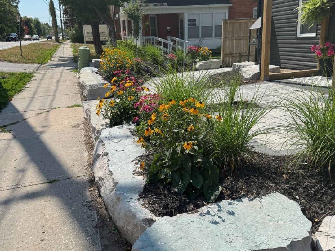 274 MISSISSAGA STREET W, 