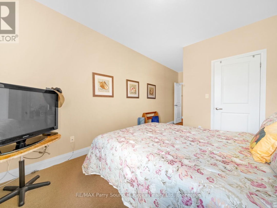304 20 Silver Birch Court, Parry Sound