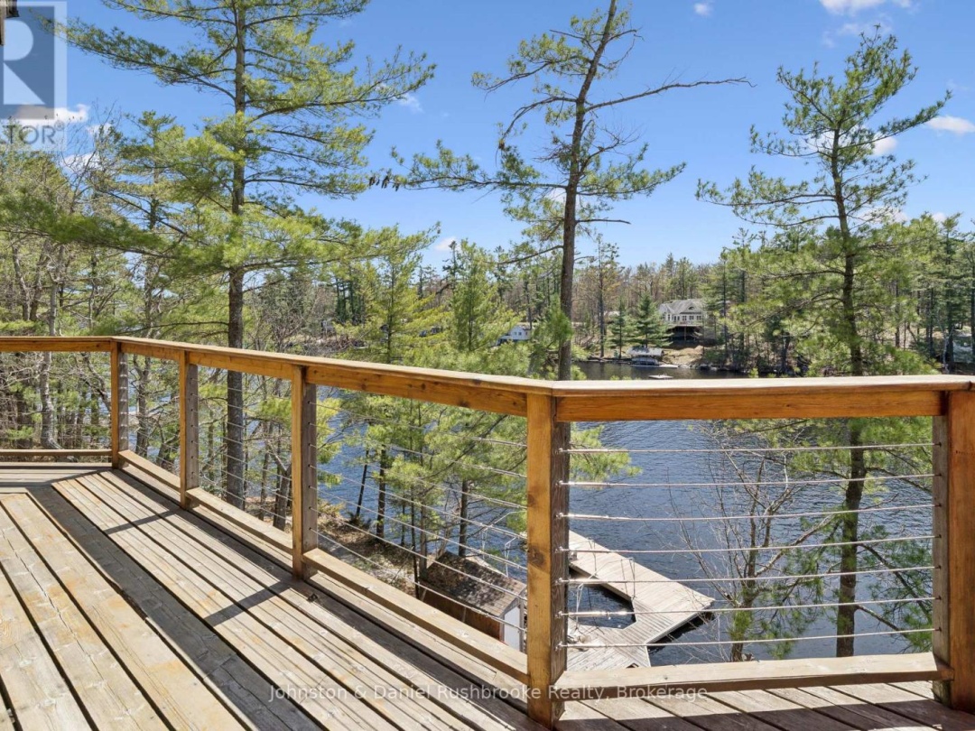 1052 NORTH SUNSET BAY ROAD, Lake Muskoka