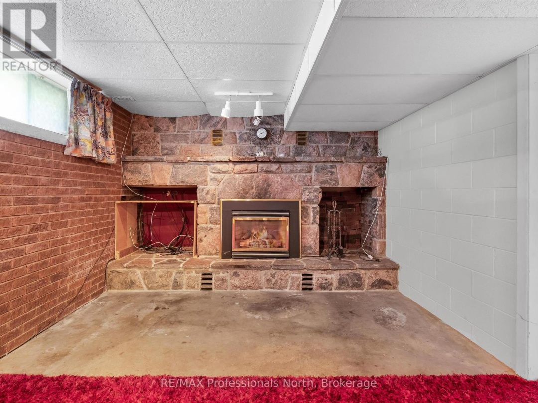 1716 GRAVENHURST PARKWAY, 