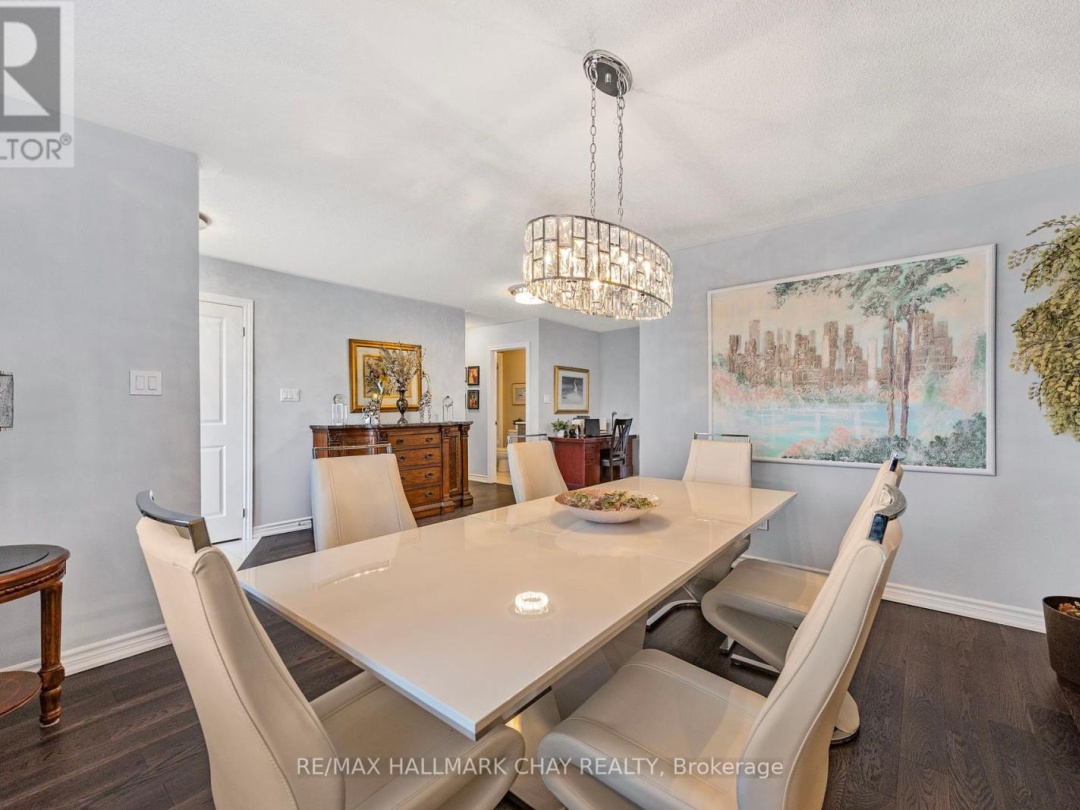 17 SOPHIE LANE S, 