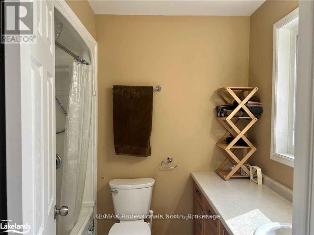 20 - 1591 HIDDEN VALLEY ROAD, 
