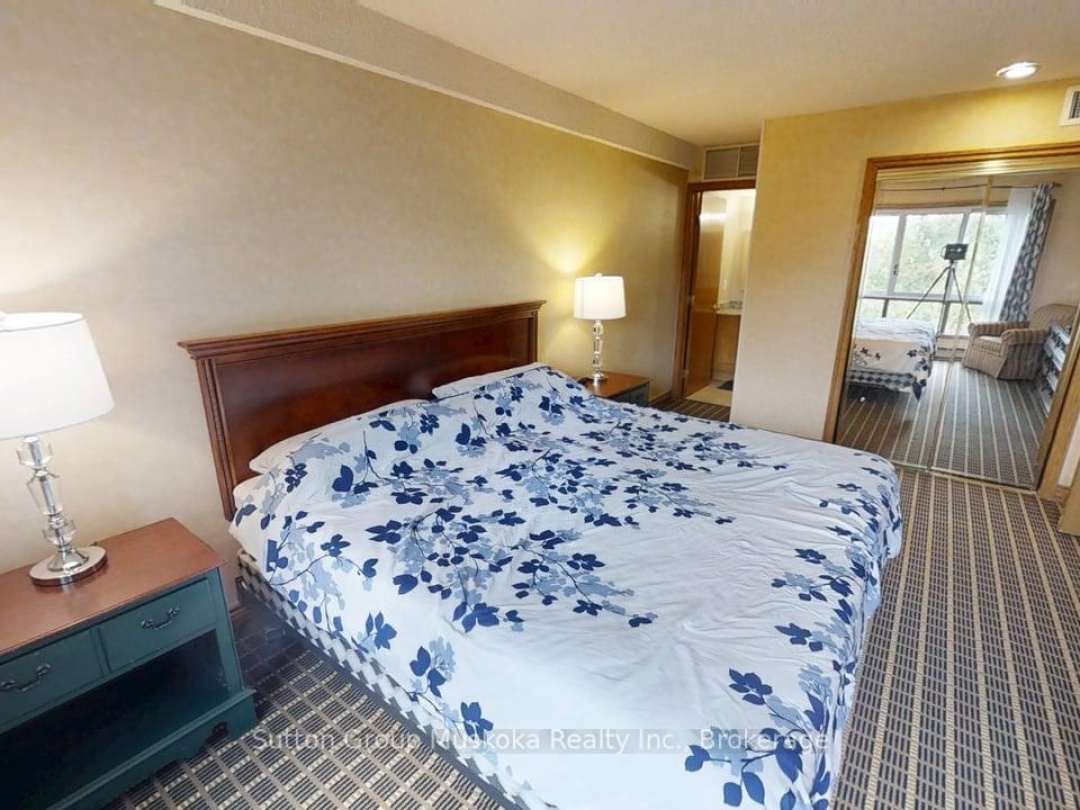 27-202 GOLFVIEW - DEERHURST DRIVE, Peninsula Lake