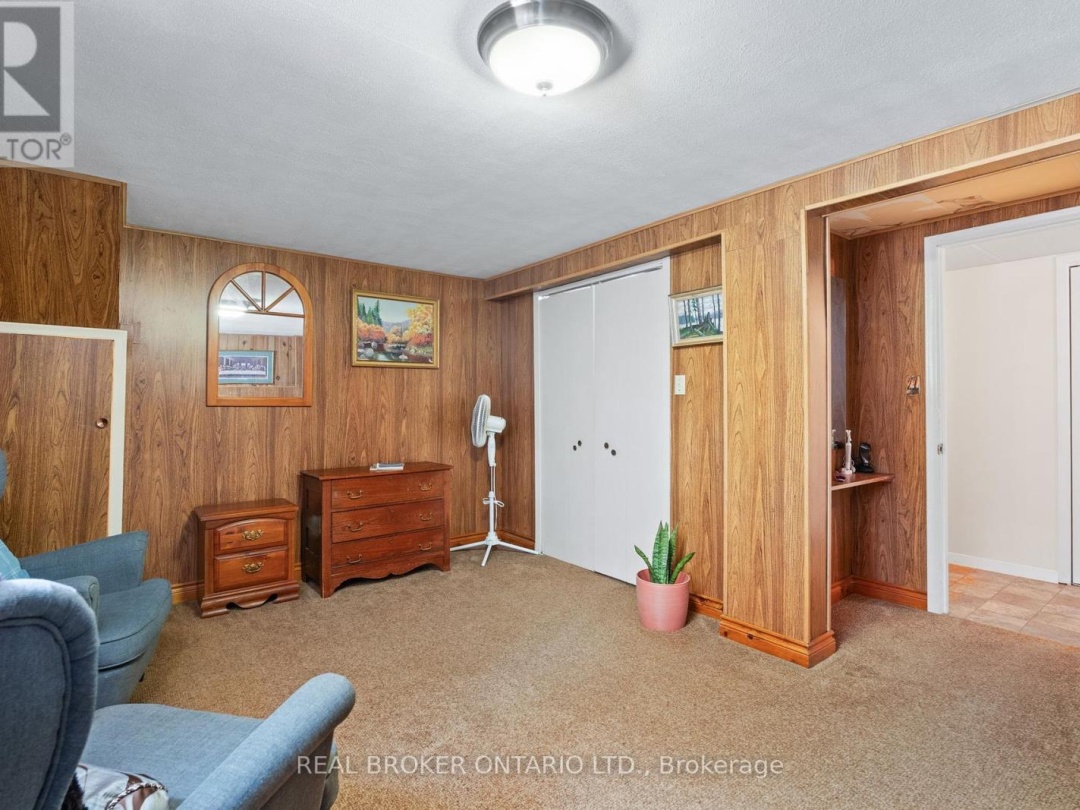 145 BLANCHARD STREET W, 