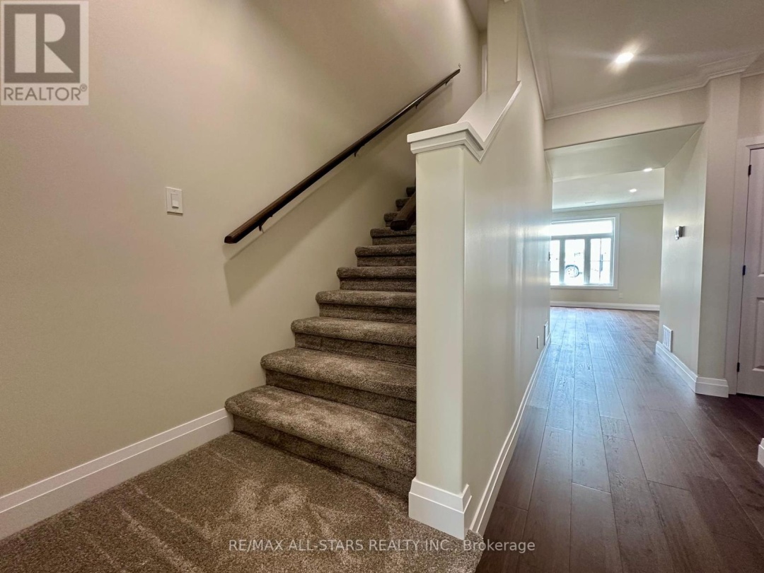 6 - 21 HAMPTON LANE, 
