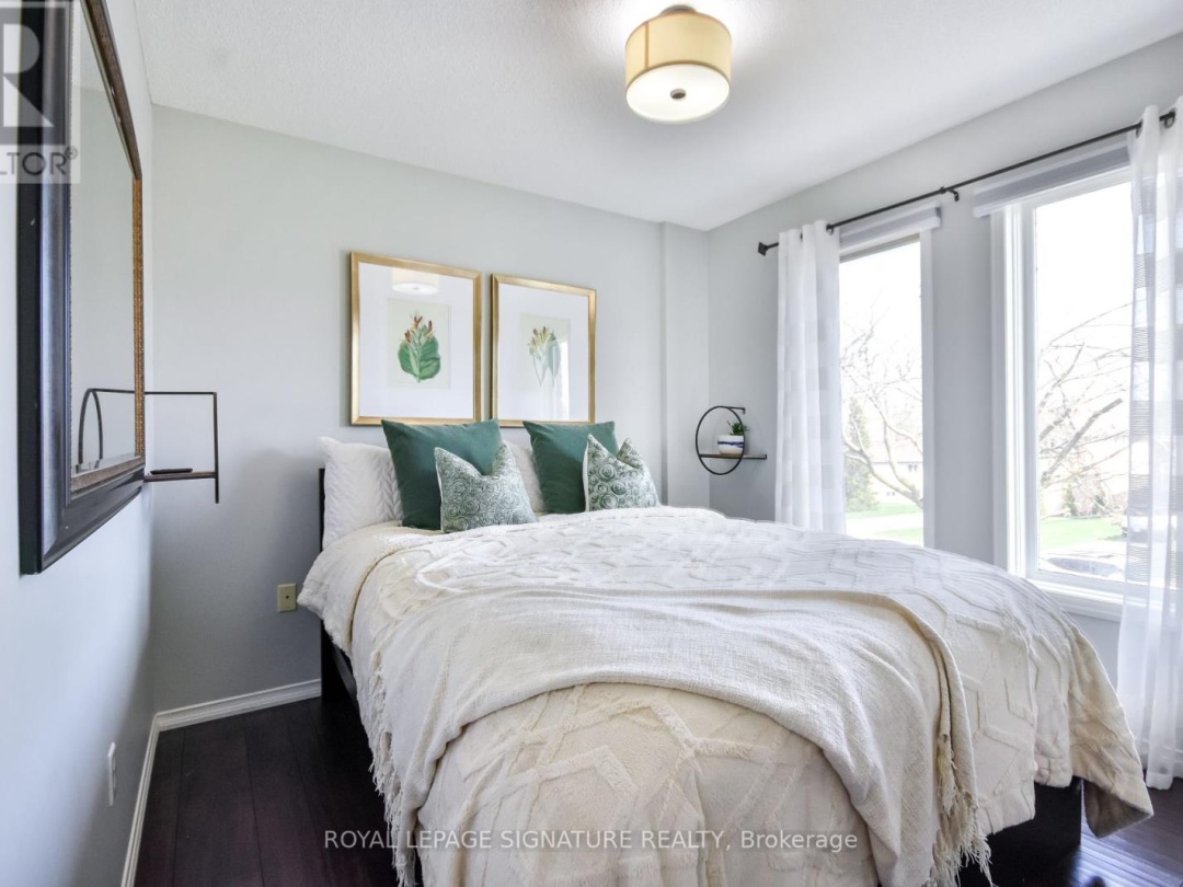 12 Frontier Avenue, Orillia
