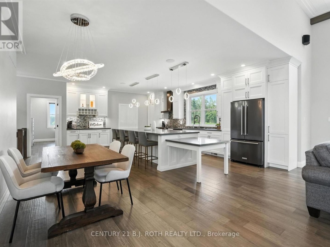 3510 BRENNAN LINE W, 