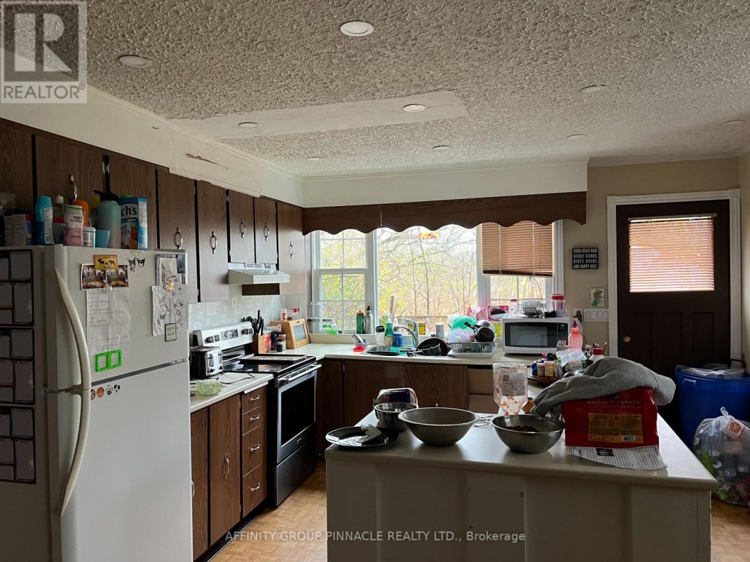 302 COUNTY ROAD 8 ROAD, 