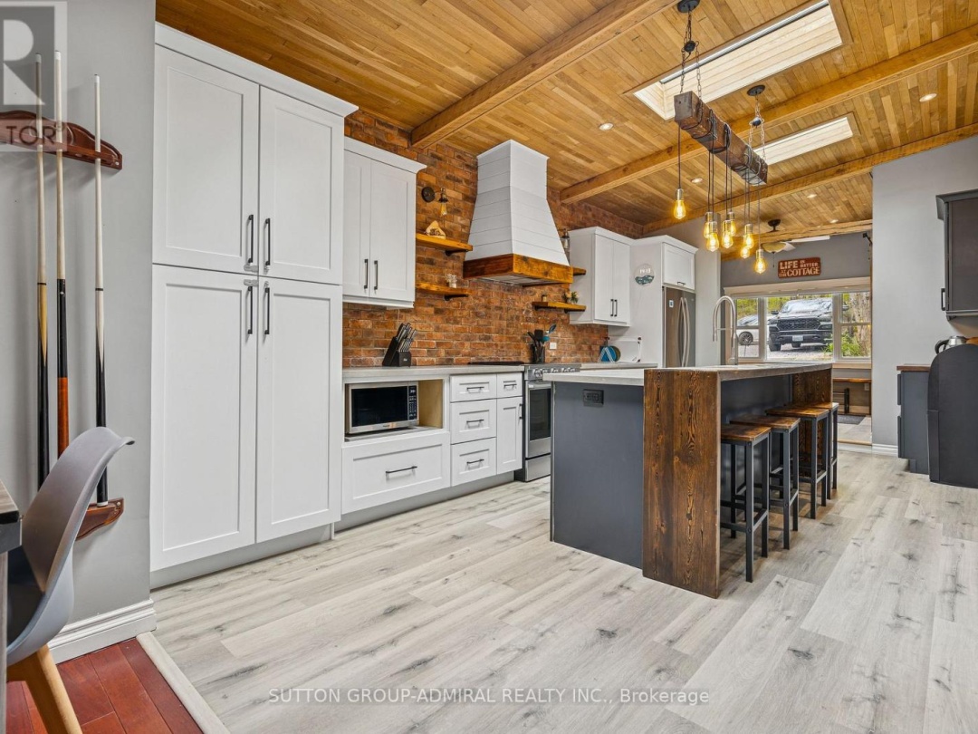 1023 KIRKPATRICK LANE, Muskoka River