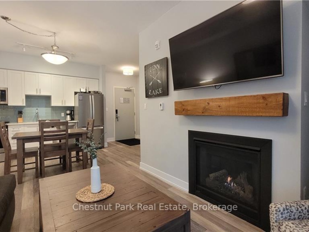 330 - 25 PEN LAKE POINT ROAD, Peninsula Lake