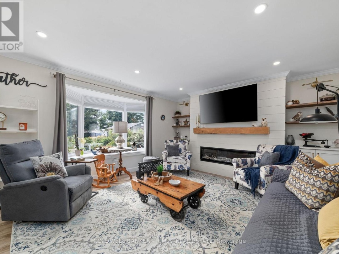 2850 PERRY AVENUE, 