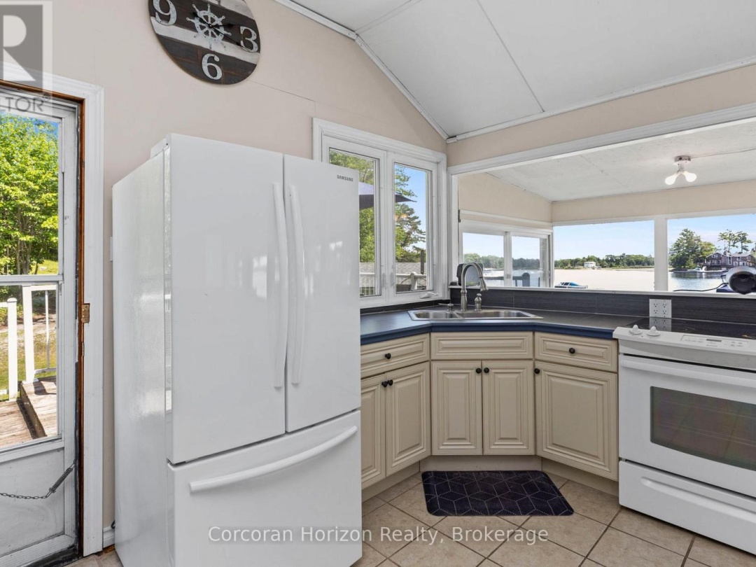 68 Wolverine Beach Rd, Georgian Bay