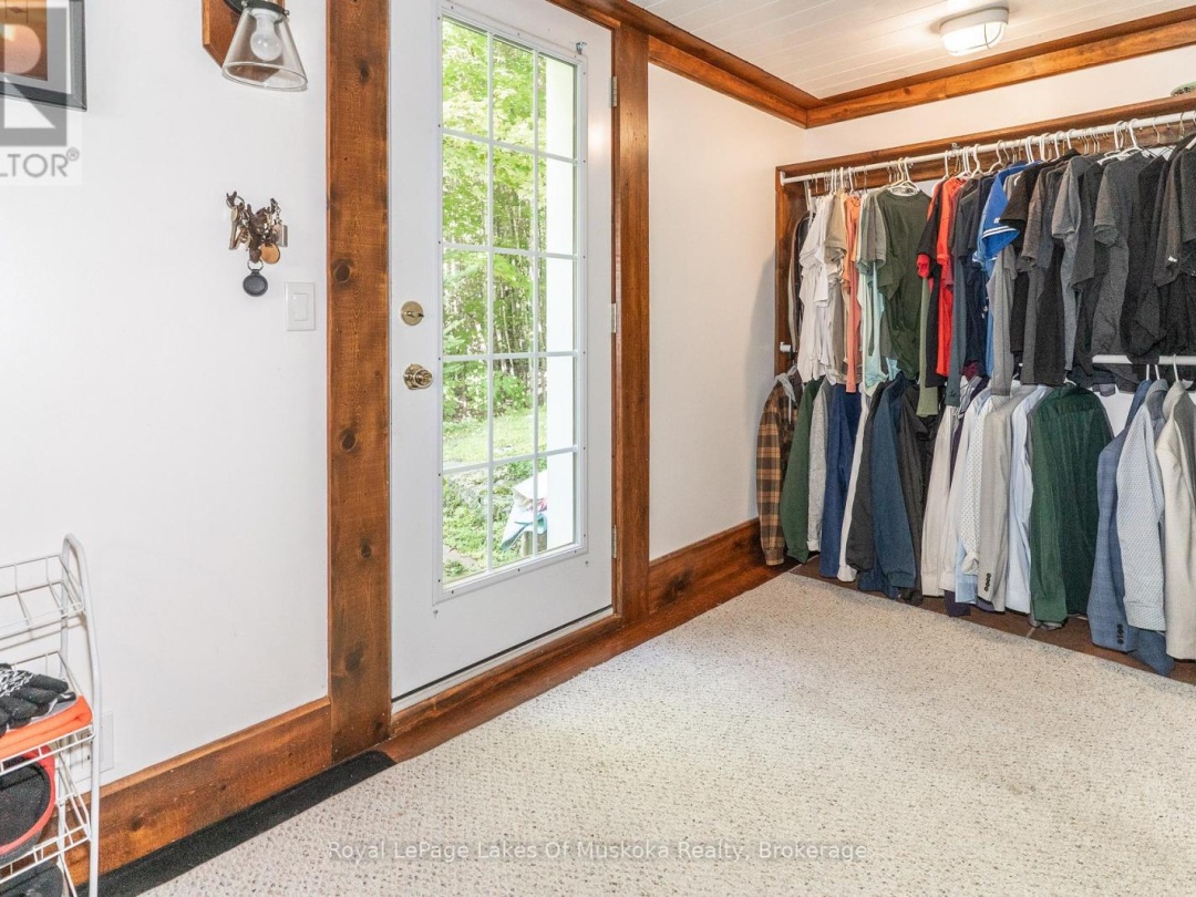 1080 WALKERS GLENN CRESCENT, 