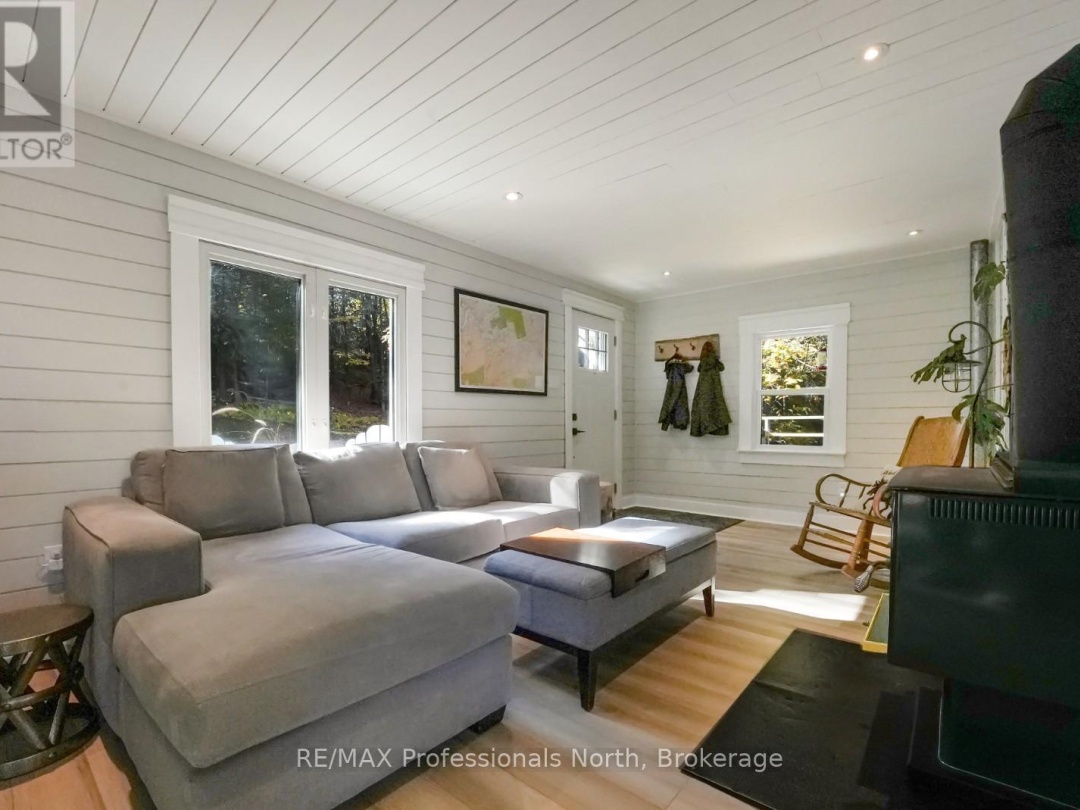 1005 OSGOODE ROAD, 