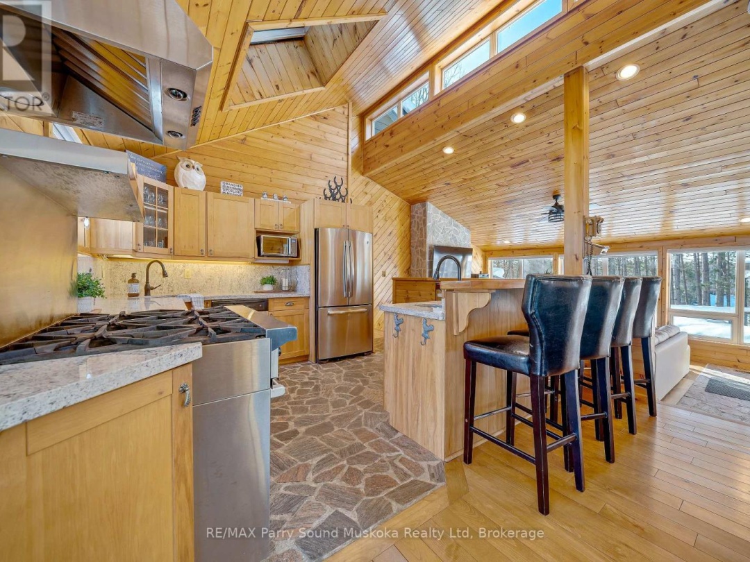 587 CENTRE ROAD, Manitouwabing Lake