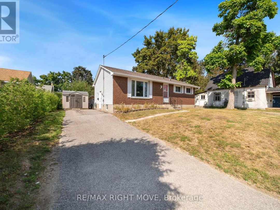 3 WESTMOUNT DRIVE N, 