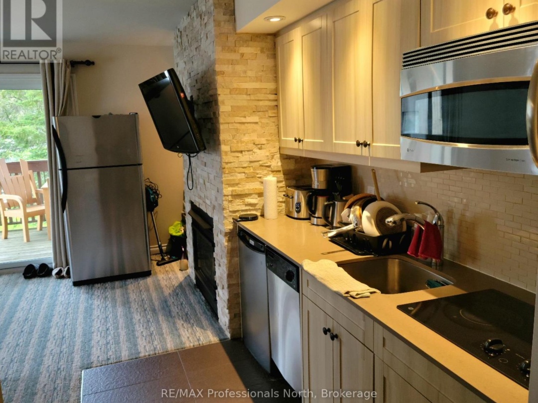54-207 - 1235 DEERHURST DRIVE, Peninsula Lake