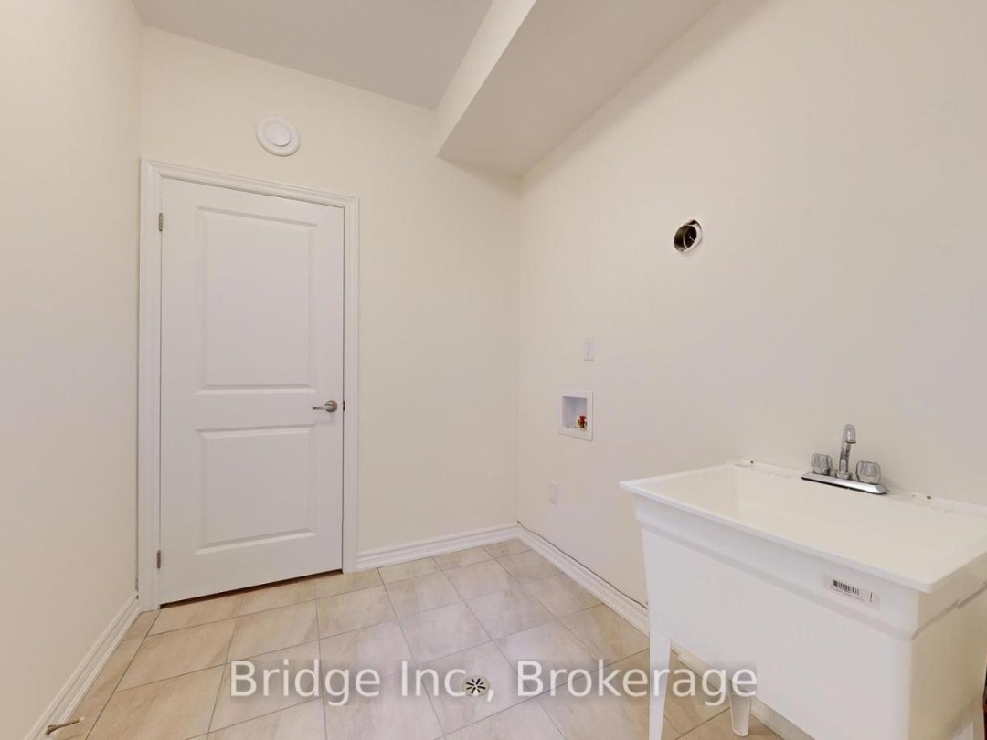 12 HILLCROFT WAY, 