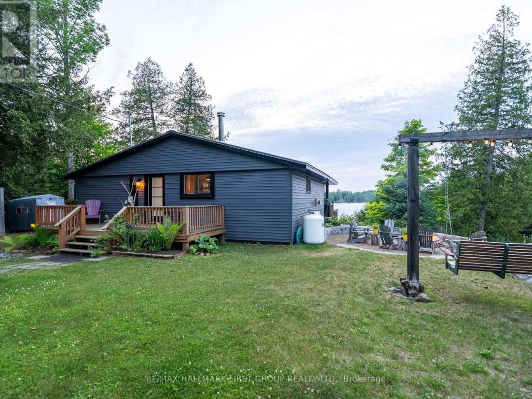 402 STEENBURG LAKE ROAD S, 