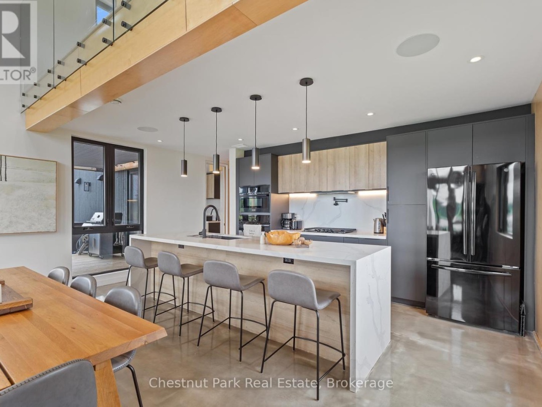 1594 Doe Lake Road, Doe Lake