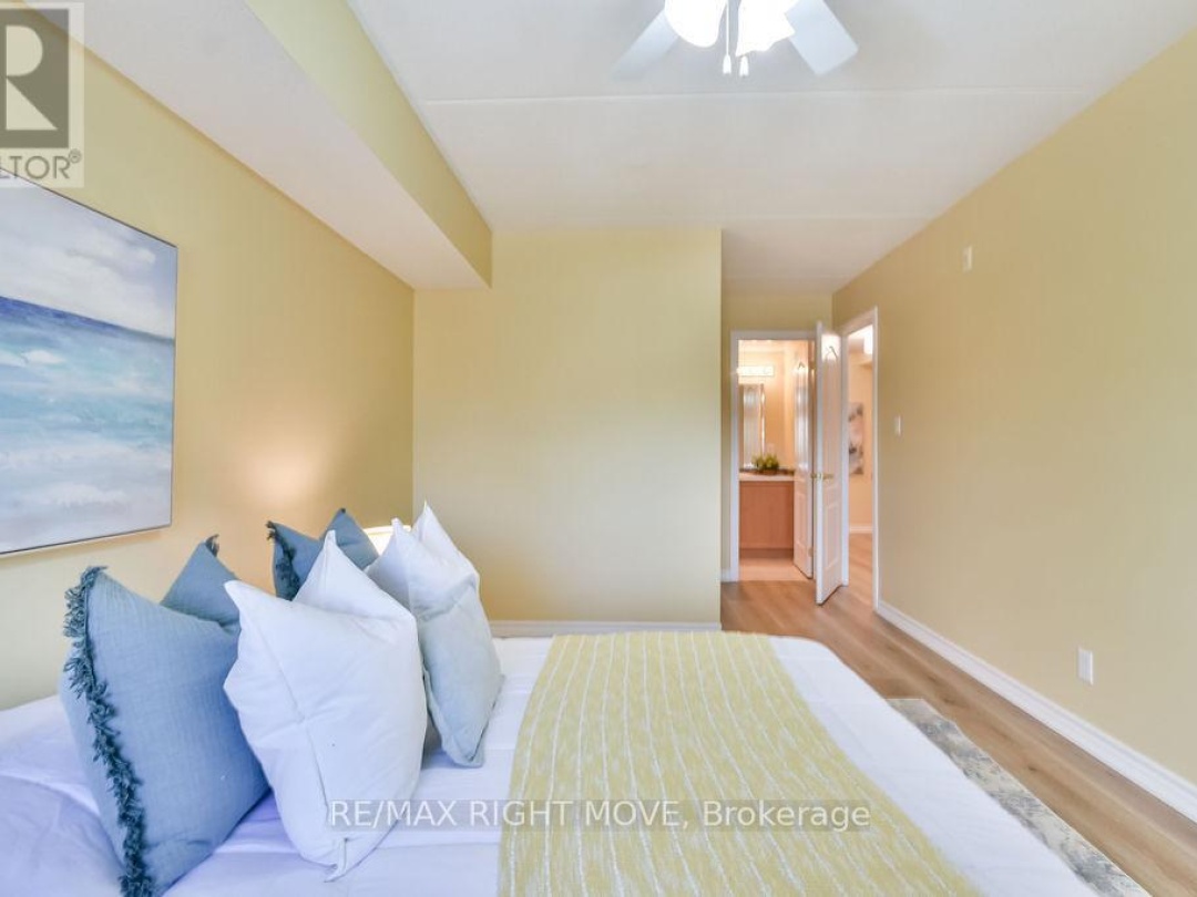 313 - 486 LACLIE STREET, 