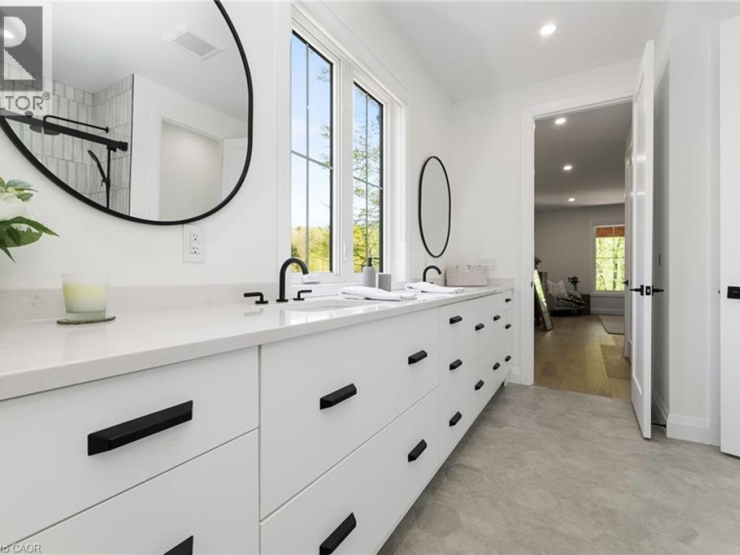 14 ST GEORGES Court, 