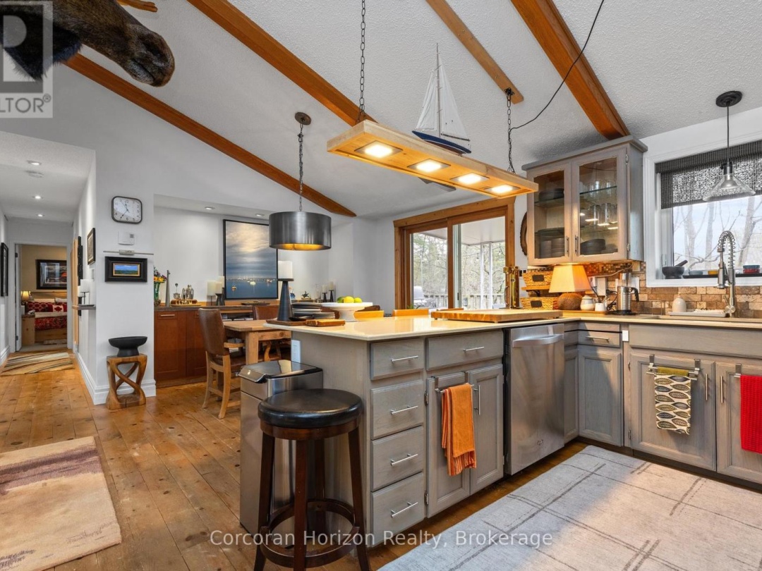2517 HONEY HARBOUR ROAD, 