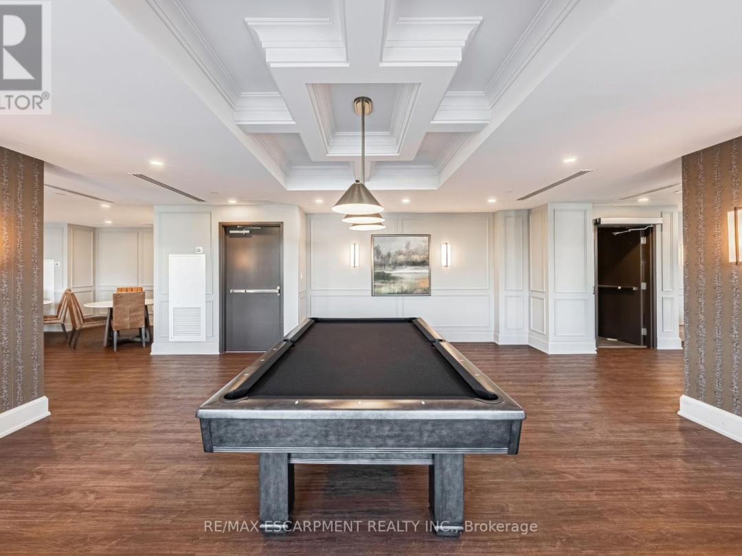 327 - 460 DUNDAS STREET E, 