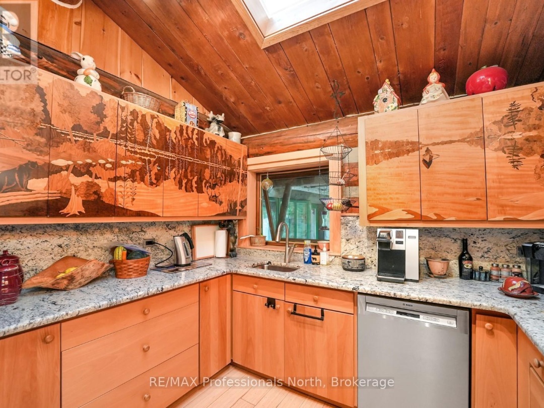 2718 WILKINSON ROAD, Kennisis Lake