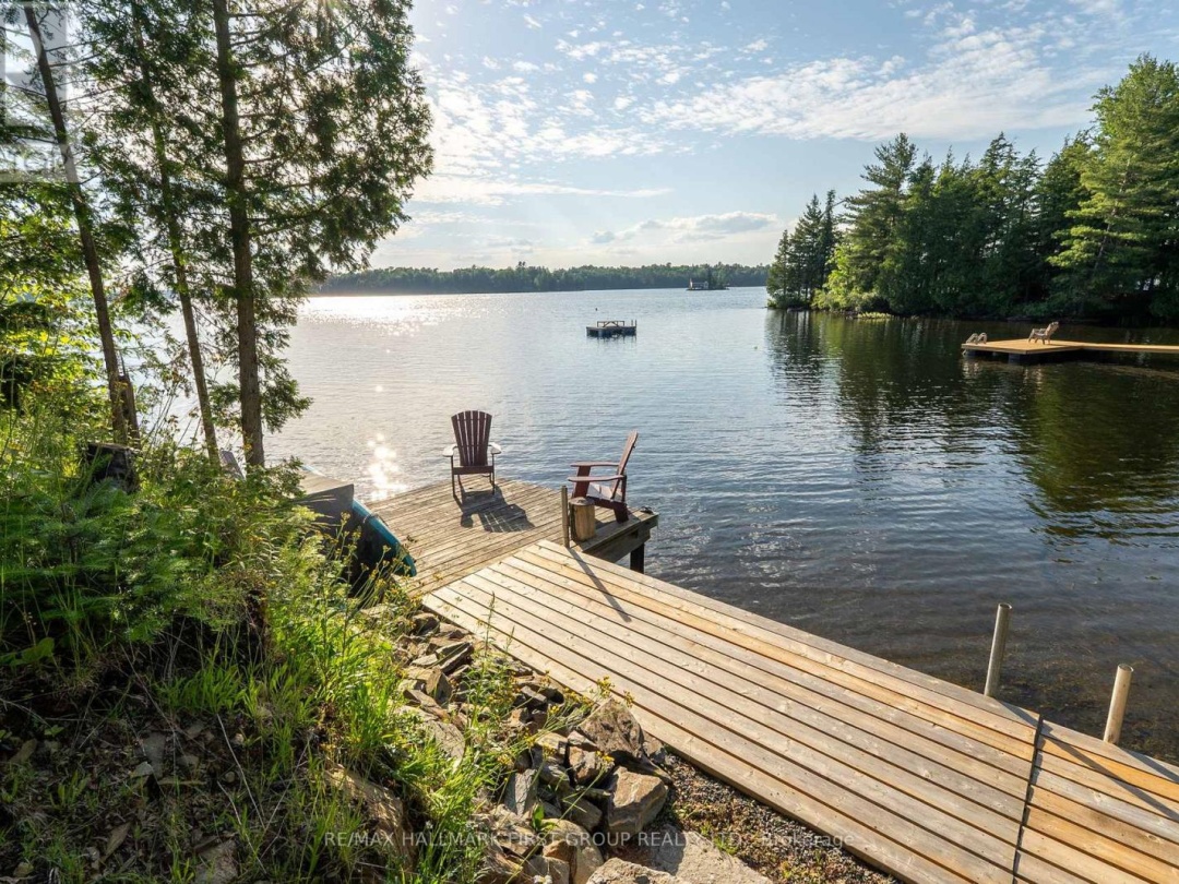 402 STEENBURG LAKE ROAD S, 