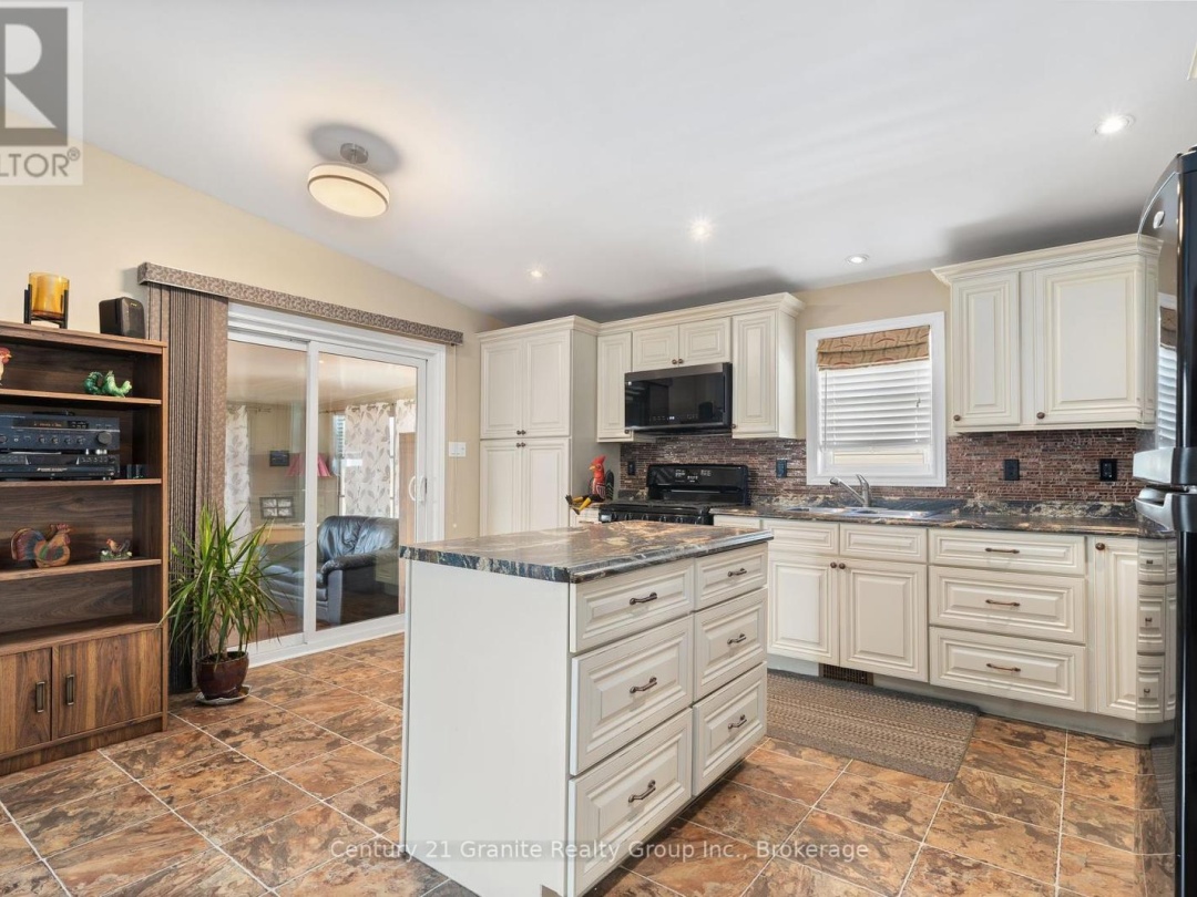 58 CREEKSIDE CIRCLE, 