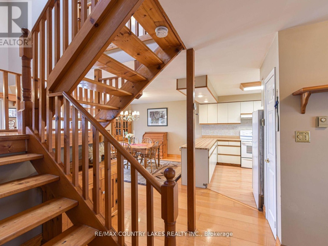 2102 Lakeshore Drive, Lake Simcoe