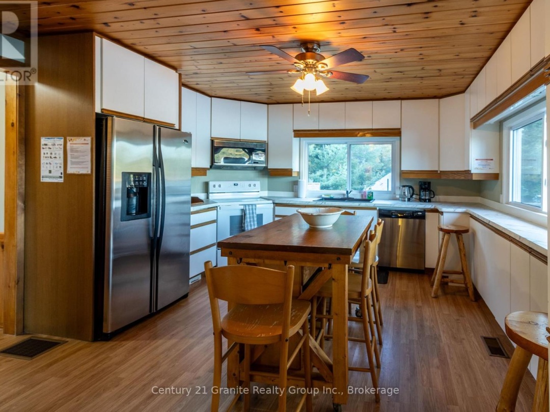 1317 Sullivan Drive, Haliburton Lake