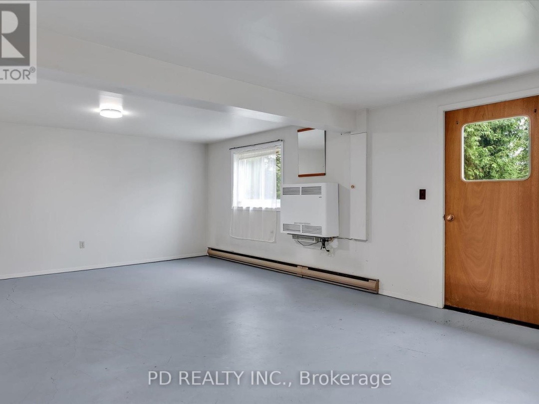 28 BOND STREET E, 
