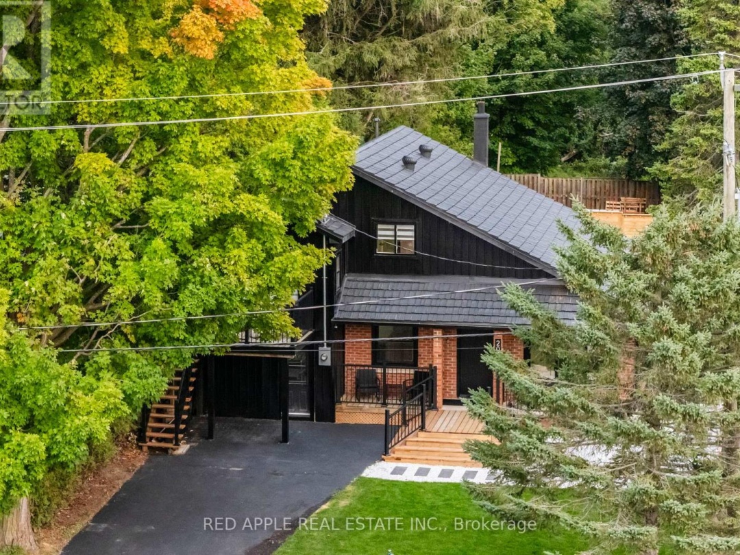 205 Hoyt Avenue, Georgian Bay