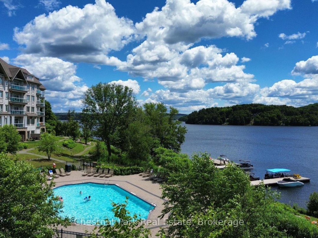 330 25 Pen Lake Point Road, Peninsula Lake