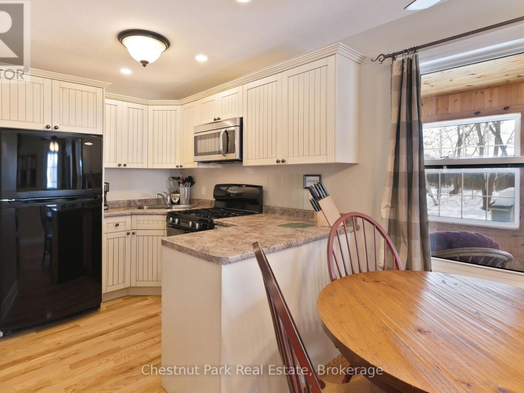 105-10 - 1052 RAT BAY ROAD, Lake of Bays