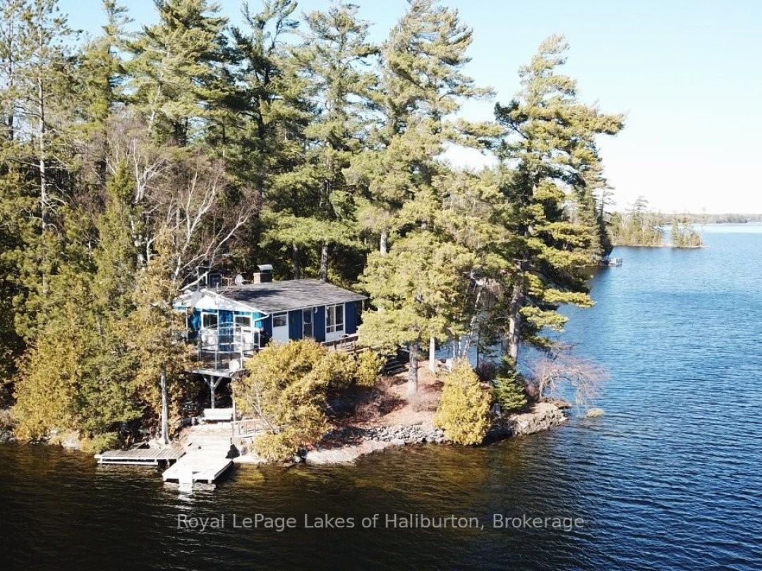 96 Pine Point Trail, Crystal Lake