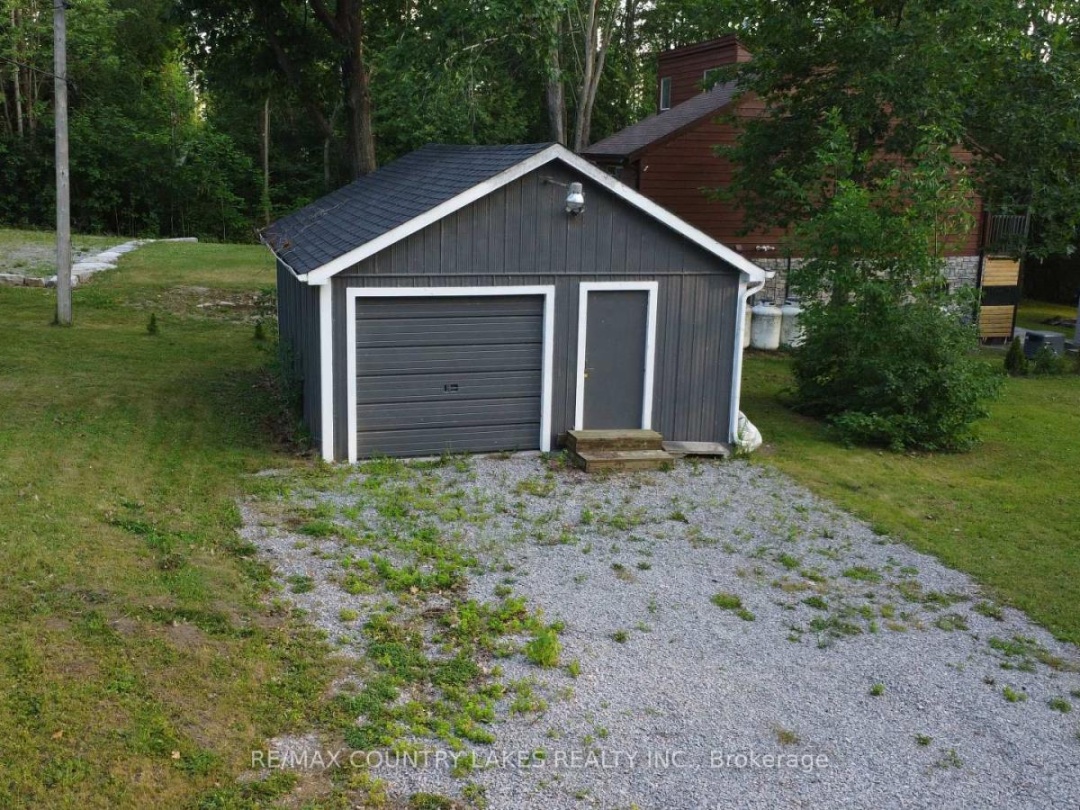 10 ROCKSIDE LANE, 