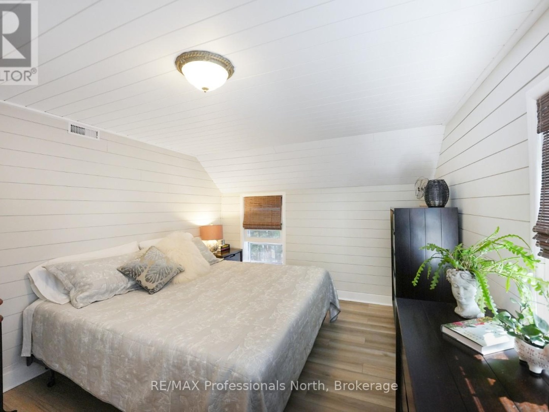 1005 OSGOODE ROAD, 