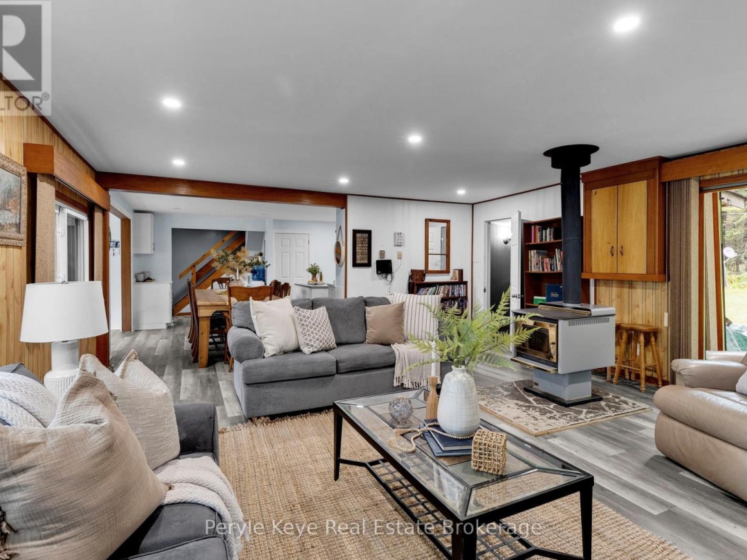 1025 & 1027 BIG ISLAND ROAD, 