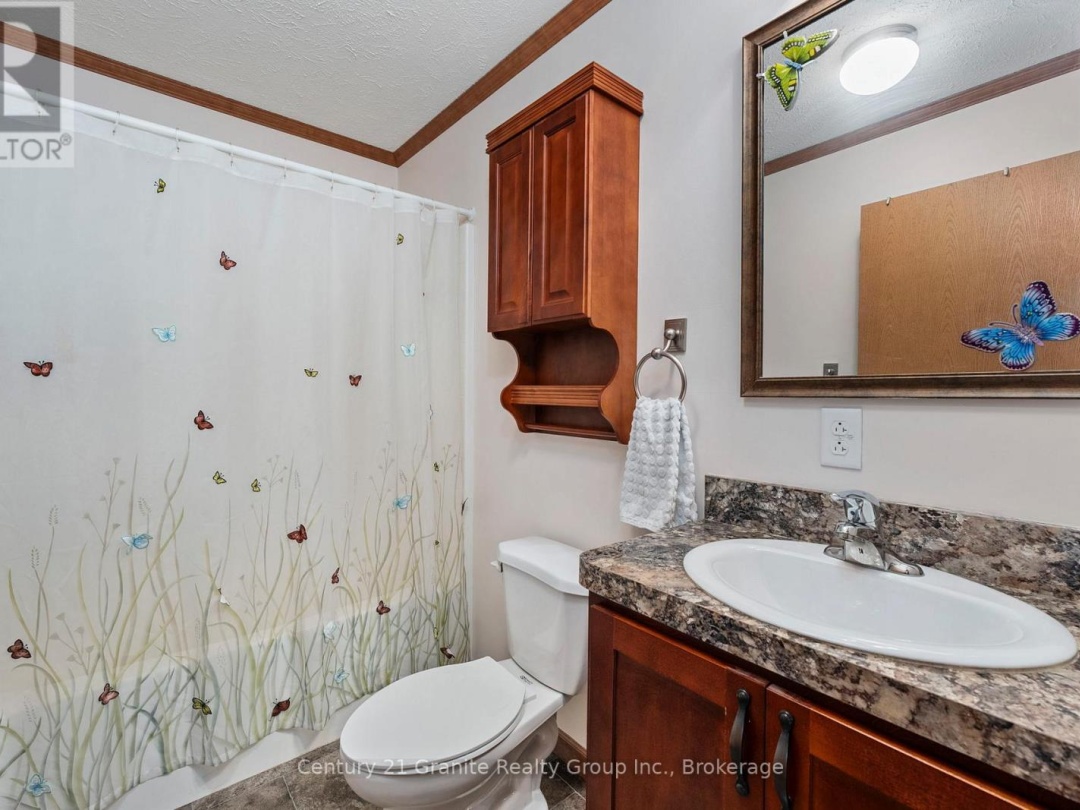 2275 KENNISIS LAKE ROAD, 