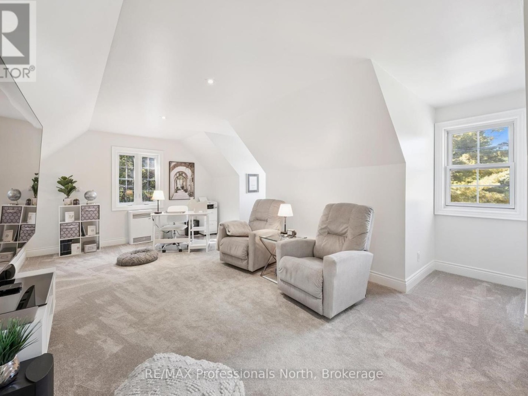23 THOMAS CRESCENT, 